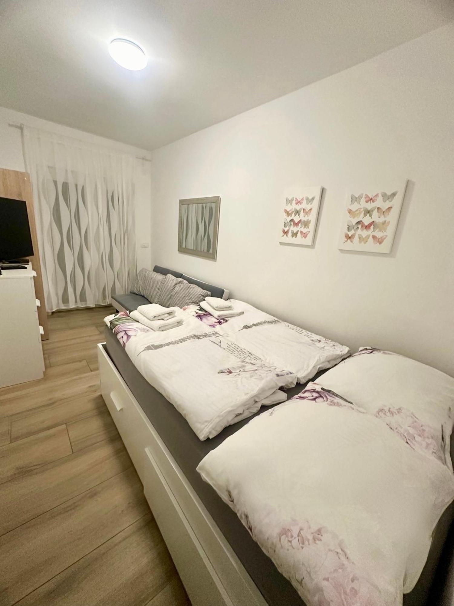 Nikola Apartmani Crikvenica Buitenkant foto
