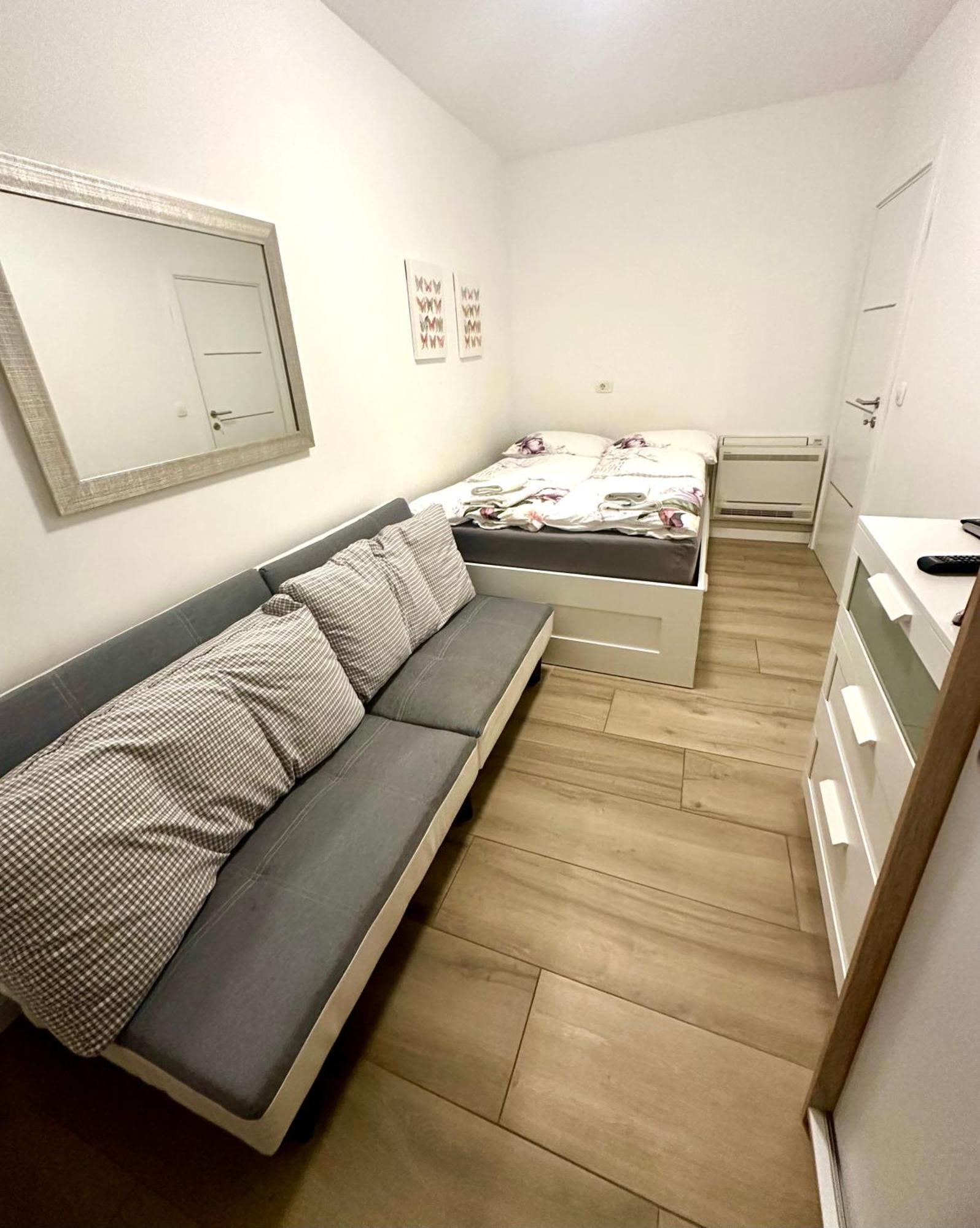 Nikola Apartmani Crikvenica Buitenkant foto